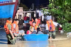 Tuổi trẻ Công an Lâm Đồng tuyến đầu ứng phó với mưa lũ