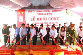 Khởi công xây dựng 6 căn nhà tặng người dân bị thiệt hại nặng nề trong mưa lũ