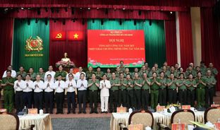 Bộ trưởng Lương Tam Quang dự Hội nghị tổng kết công tác năm 2025 của Công an thành phố Hồ Chí Minh