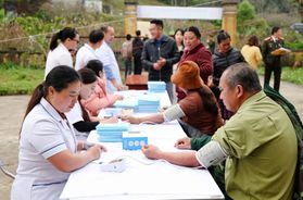Chung tay chăm sóc sức khỏe Nhân dân tại xã Pà Cò