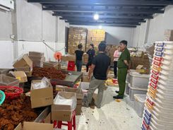 Công an TP. Hồ Chí Minh đẩy mạnh công tác kiểm tra, xử lý các hành vi vi phạm liên quan đến sản xuất, chế biến, kinh doanh thực phẩm không rõ nguồn gốc xuất xứ