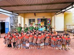 Áo ấm mùa đông - Trao gửi yêu thương đến trẻ em vùng cao, vùng khó khăn