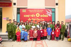 Tuyên Quang: “Chợ Tết 0 đồng - Áo dài cho em”