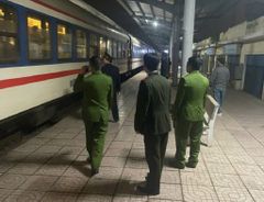 Công an phường Vinh Hưng, tỉnh Nghệ An giải cứu cô gái 16 tuổi bị “bắt cóc online” khi đang đi tàu hỏa