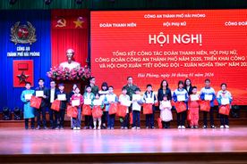 Hải Phòng: Sôi nổi Hội chợ xuân “Tết đồng đội - Xuân nghĩa tình” và Hội thi “Gói bánh chưng”