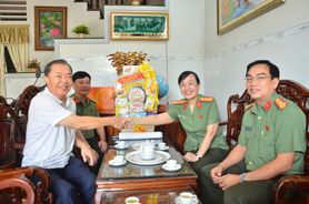 Thăm hỏi, tri ân các đồng chí nguyên Lãnh đạo Công an tỉnh qua các thời kỳ