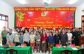 Thăm, tặng quà Tết Nhân dân vùng bị ảnh hưởng bão lũ trên địa bàn tỉnh Gia Lai