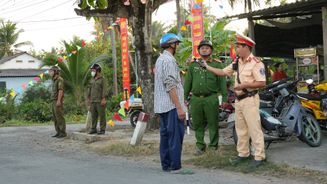 Đồng Tháp: Quyết liệt xử lý vi phạm nồng độ cồn, không có vùng cấm, không ngoại lệ