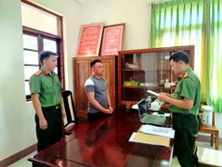 Khởi tố bị can “Tổ chức cho người khác xuất cảnh trái phép”