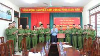 Điện Biên: Biểu dương chiến công xuất sắc trong đấu tranh phòng, chống tội phạm ma túy của Công an xã Thanh Nưa