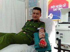 Quảng Trị: Thiếu tá có nhóm máu hiếm ORh- nhiều lần hiến máu cứu người