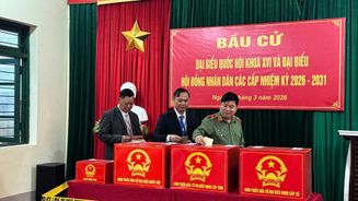 Giám đốc Công an tỉnh Điện Biên kiểm tra công tác bảo đảm an ninh, trật tự tại xã Mường Nhé