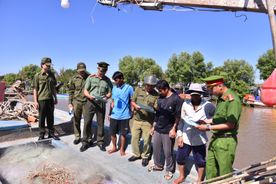 Công an tỉnh Cà Mau nỗ lực ngăn chặn khai thác thủy sản bất hợp pháp tại vùng biển cực Nam Tổ quốc