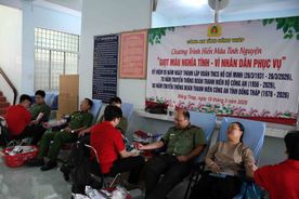 Giọt máu nghĩa tình – vì Nhân dân phục vụ