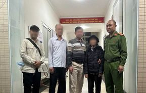 Hà Nội: Công an xã Đại Thanh hỗ trợ công dân đi lạc trở về gia đình an toàn