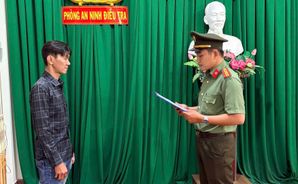 Khởi tố bị can về hành vi “Tàng trữ, sử dụng trái phép vũ khí quân dụng”