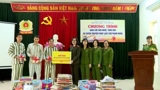 Hội Phụ nữ Công an tỉnh Hưng Yên phát huy vai trò nòng cốt trong công tác tái hòa nhập cộng đồng