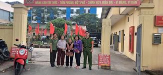 Hà Nội: Công an phường Đại Mỗ kịp thời đưa cụ bà đi lạc về với gia đình an toàn