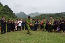 Gắn bảo tồn bản sắc văn hóa các dân tộc với nhiệm vụ bảo đảm an ninh, trật tự trên địa bàn tỉnh Điện Biên