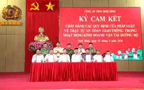 Công an Ninh Bình đối thoại với các doanh nghiệp kinh doanh vận tải về công tác bảo đảm trật tự, an toàn giao thông 