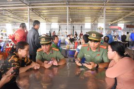 Lan tỏa mô hình “Ba đồng hành cùng đồng bào các tôn giáo”