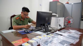 Khánh Hòa: Khởi tố nhóm đối tượng mua bán trái phép thông tin về tài khoản ngân hàng