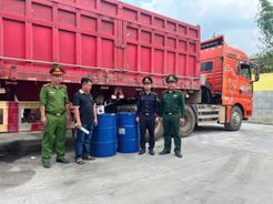 Quảng Trị: Liên tiếp phát hiện, bắt giữ các vụ vận chuyển trái phép xăng dầu qua biên giới