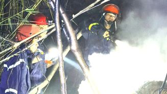 Quảng Trị: Xuyên đêm sang nước bạn Lào phối hợp dập tắt đám cháy rừng nguy hiểm