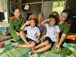 Những mái ấm đặc biệt từ mô hình “con nuôi Công an xã”