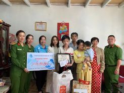 Hỗ trợ hoàn cảnh khó khăn vươn lên trong cuộc sống, hoạt động thiết thực từ chương trình "Mẹ đỡ đầu"