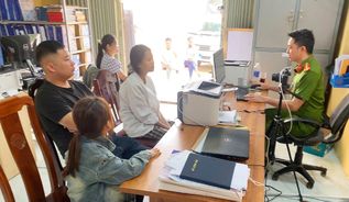 Công an các xã biên giới Thanh Hóa: Gác niềm vui riêng, xuyên lễ phục vụ Nhân dân