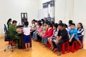Công an tỉnh Cà Mau tăng tốc cấp căn cước cho học sinh, trẻ em dịp lễ