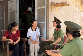 Hành trình thầm lặng của những người mẹ mang sắc phục Công an