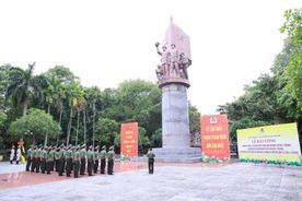 Cụm thi đua số 8 - Khối các đơn vị trực thuộc Bộ Công an tổ chức các hoạt động sinh hoạt chính trị, về nguồn tại tỉnh Tuyên Quang