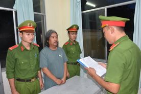 Khởi tố, bắt tạm giam đối tượng phóng hỏa