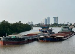 Phạt 187,5 triệu đồng, tịch thu hàng hóa 06 phương tiện vận tải đường thủy nội địa chở cát san lấp không có giấy tờ, nguồn gốc hợp pháp