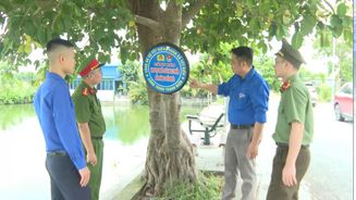 Công an xã Yết Kiêu, Hải Phòng: Biến lốp xe cũ thành biển cảnh báo đuối nước
