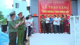 Gia Lai - Ấm lòng đồng đội nhân kỷ niệm 80 năm truyền thống lực lượng An ninh nhân dân
