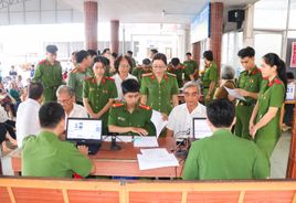 Công an tỉnh Vĩnh Long mở đợt cao điểm triển khai thu nhận mẫu sinh phẩm ADN thân nhân liệt sĩ