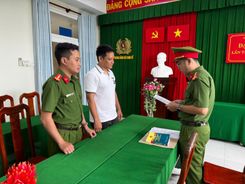 Khởi tố vụ án xâm phạm quyền sở hữu công nghiệp, thu giữ hơn 1.500 sản phẩm giả mạo nhãn hiệu