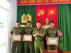 Khánh Hòa: Khen thưởng đột xuất 03 thành viên Tổ bảo vệ an ninh trật tự ở cơ sở