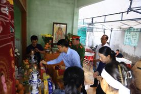 Khánh Hòa: Lãnh đạo UBND tỉnh và Công an tỉnh thăm hỏi gia đình các nạn nhân vụ tai nạn giao thông đặc biệt nghiêm trọng tại Đồng Nai