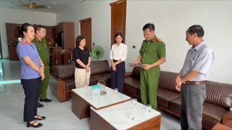 Khởi tố đối tượng lừa đảo chiếm đoạt tài sản trong giao dịch đất đai