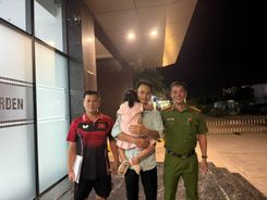 Hà Nội: Công an xã Phú Xuyên và Công an phường Đại Mỗ kịp thời hỗ trợ người dân bị lạc, lan tỏa tinh thần "Gần dân nhất"
