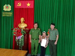 Lá thư cảm ơn và câu chuyện đẹp về người cán bộ Công an cơ sở