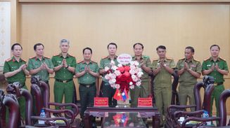 Lãnh đạo Công an 2 tỉnh Thanh Hóa và Hủa Phăn (Lào) trao đổi tình hình, tăng cường phối hợp bảo đảm an ninh, trật tự