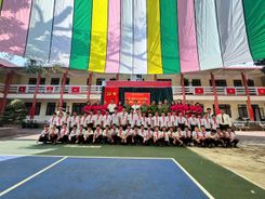 50 con nuôi Công an Điện Biên và lưu học sinh Lào rộn ràng ngày khai giảng