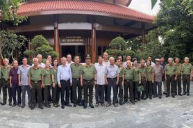 Thượng tướng Nguyễn Khánh Toàn, nguyên Thứ trưởng Thường trực Bộ Công an dâng hương, dâng hoa tại Khu di tích lịch sử Quốc gia Hòn Đá Bạc