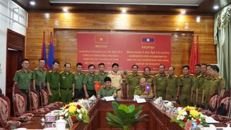 Công an Điện Biên - Luông Pha Băng (Lào): Chung sức chặn dòng tội phạm xuyên biên giới