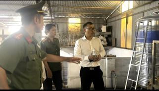 Cẩn trọng với sự tiện lợi của nước đóng bình
